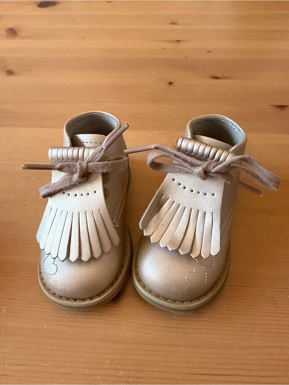 Footmates 3.5 W Infant Metallic Cream Fringe Lace-Up Boots